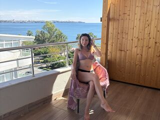 AlyVee Live Cam live cam brunette