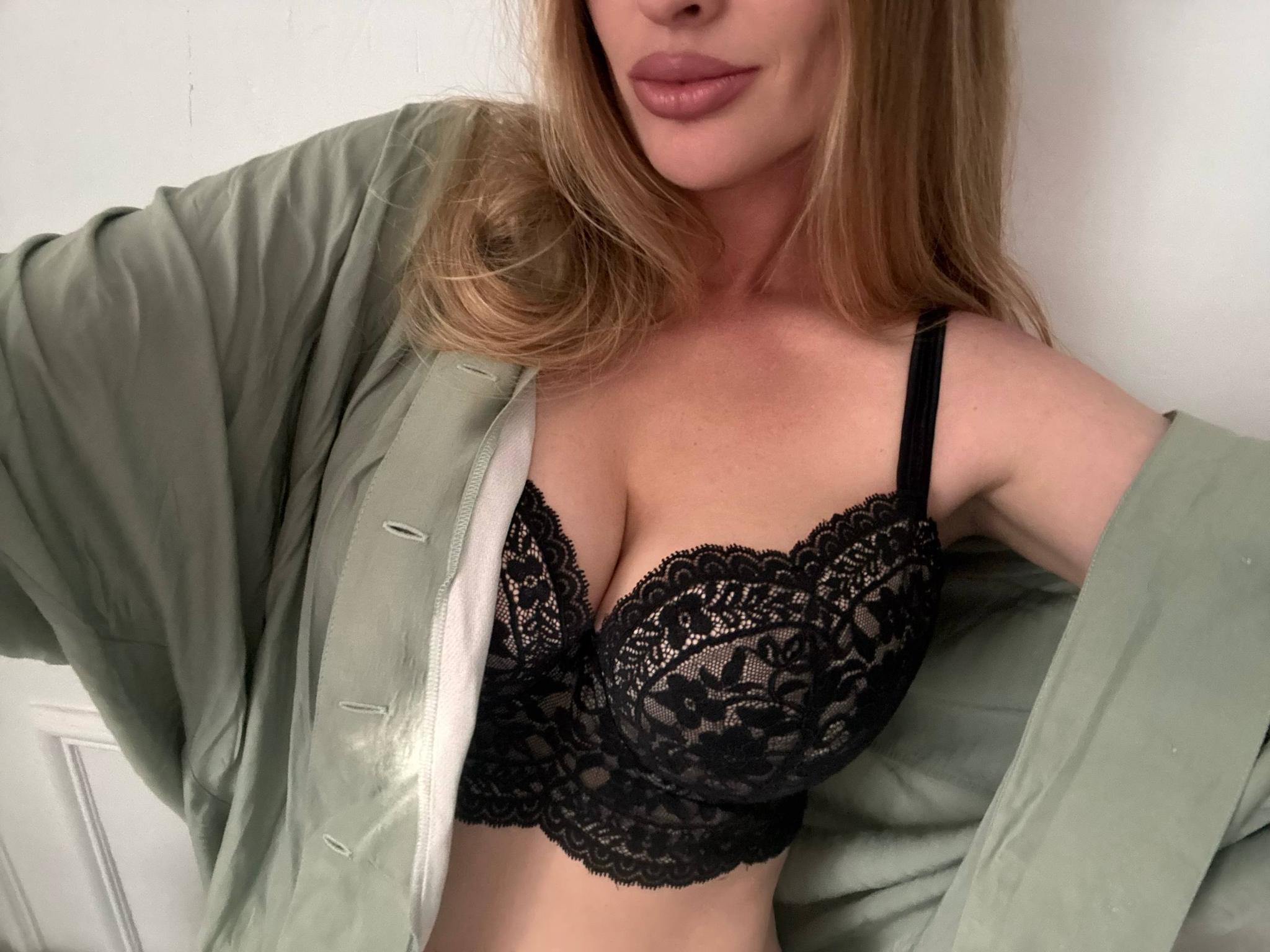 AnnaVi Live Cam live cam black cock lover
