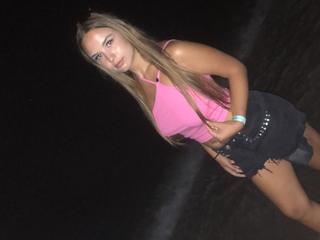 HaileySkyess Live Cam live cam shaved pussy hair