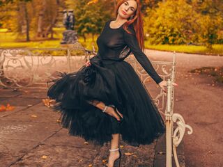 JessicaLlo Live Cam live cam slender brunette